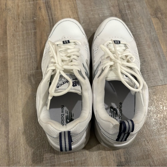 Size 8 - New Balance Women's 623 Casual Comfort Cross Trainer - Picture 5 of 8